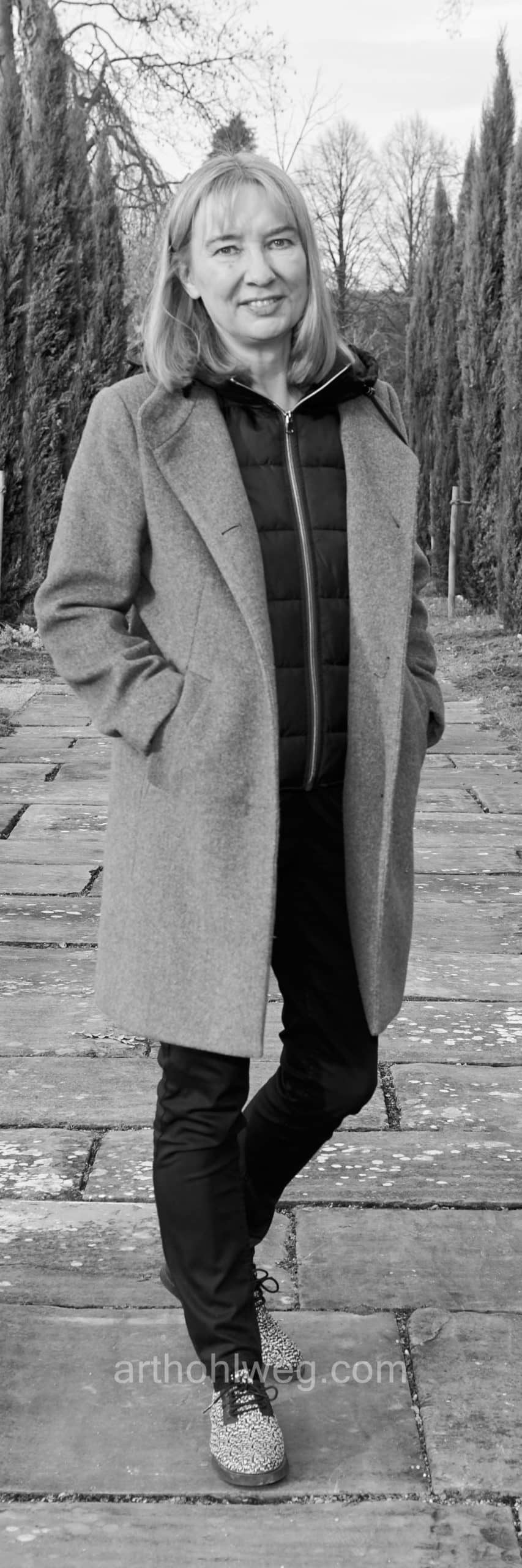 Black-and-white photograph by Magdalena Hohlweg taken in the autumnal spa gardens of Bad Pyrmont.