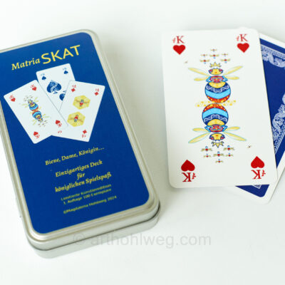 MatriaSKAT - Artist card deck with bee, queen, queen