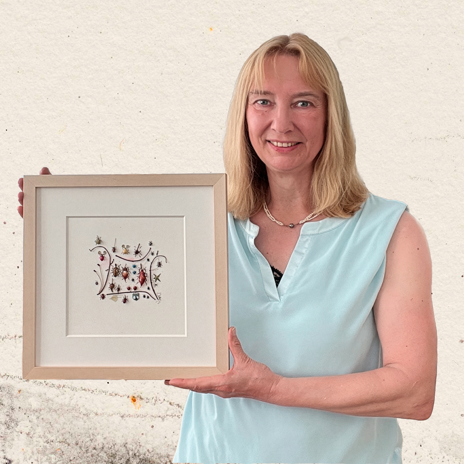 Magdalena Hohlweg presents a framed assemblage, size 30 x 30 cm